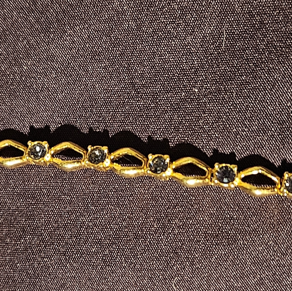 Elegant Gold and Blue Stone Bracelet